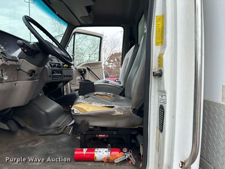 image for item LO9350 2005 Sterling Actera  box truck