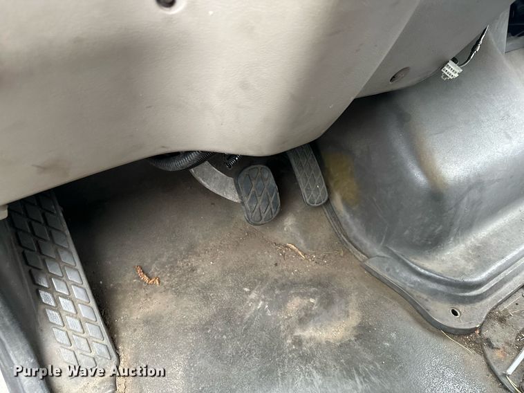 image for item LO9350 2005 Sterling Actera  box truck