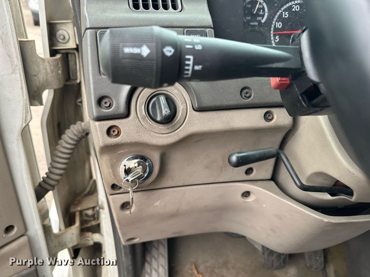 image for item LO9350 2005 Sterling Actera  box truck