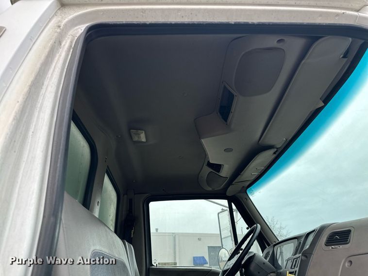 image for item LO9350 2005 Sterling Actera  box truck