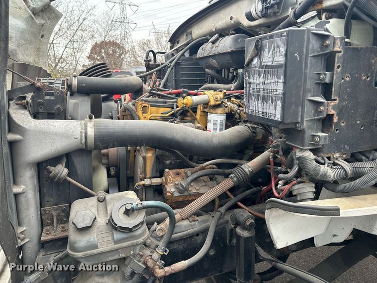 image for item LO9350 2005 Sterling Actera  box truck