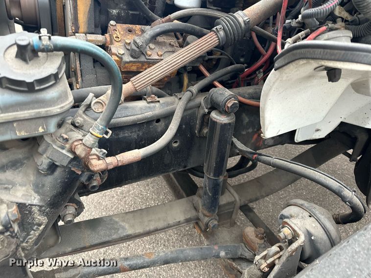 image for item LO9350 2005 Sterling Actera  box truck