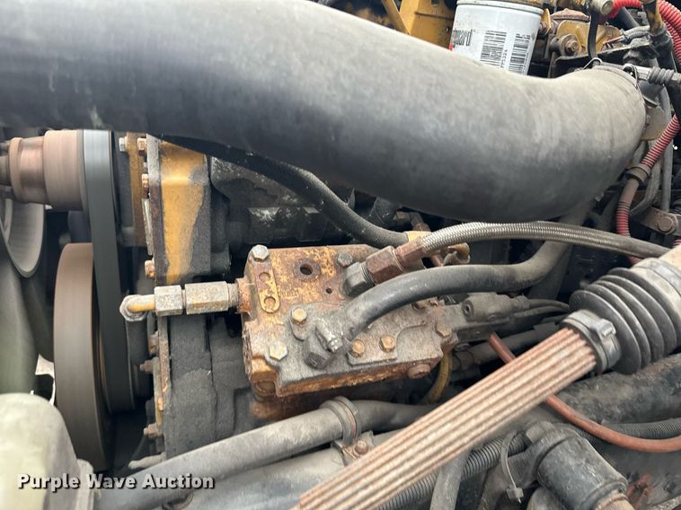 image for item LO9350 2005 Sterling Actera  box truck