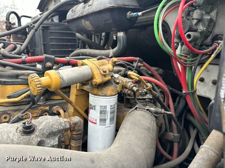 image for item LO9350 2005 Sterling Actera  box truck