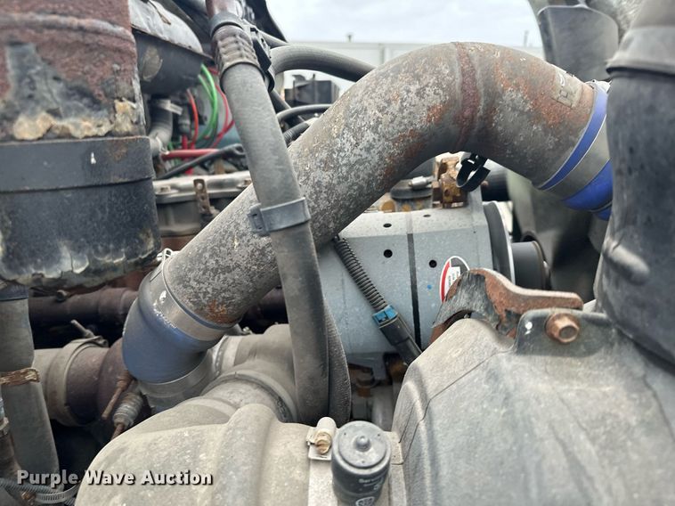 image for item LO9350 2005 Sterling Actera  box truck