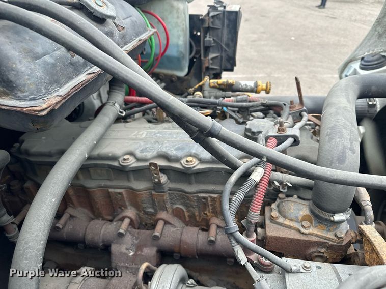 image for item LO9350 2005 Sterling Actera  box truck