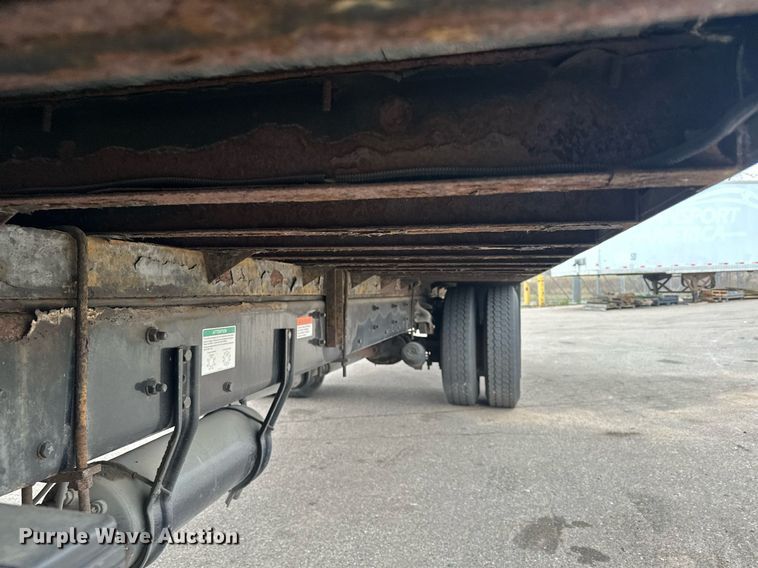 image for item LO9350 2005 Sterling Actera  box truck