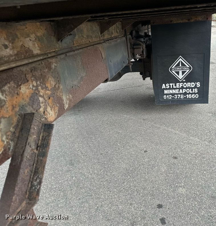 image for item LO9350 2005 Sterling Actera  box truck