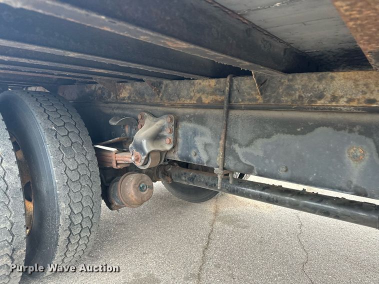 image for item LO9350 2005 Sterling Actera  box truck