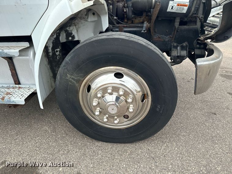 image for item LO9350 2005 Sterling Actera  box truck