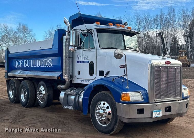 image for item LO9366 2000 Peterbilt 385  dump truck