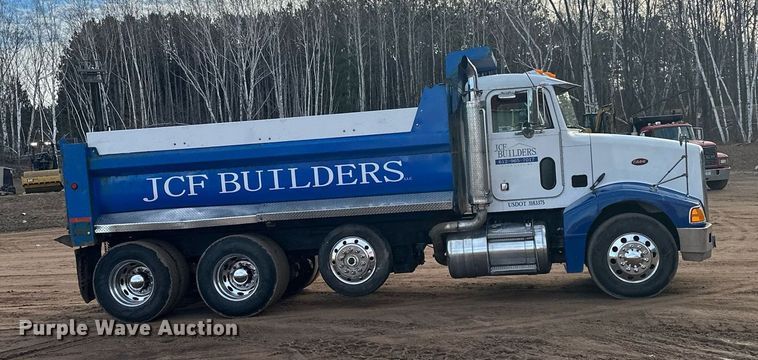 image for item LO9366 2000 Peterbilt 385  dump truck