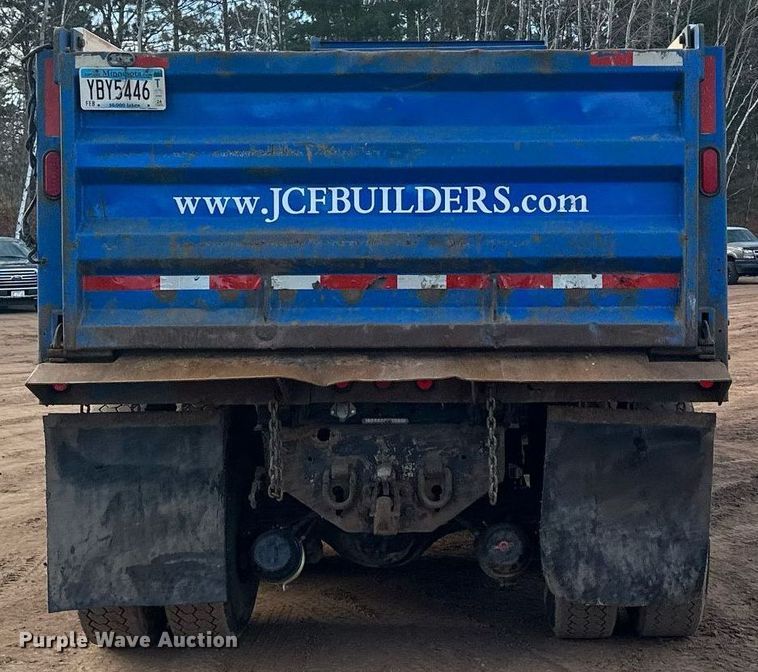 image for item LO9366 2000 Peterbilt 385  dump truck