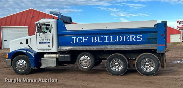 image for item LO9366 2000 Peterbilt 385  dump truck