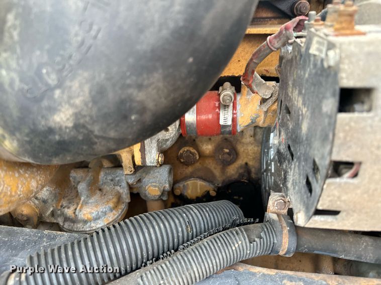 image for item LO9366 2000 Peterbilt 385  dump truck