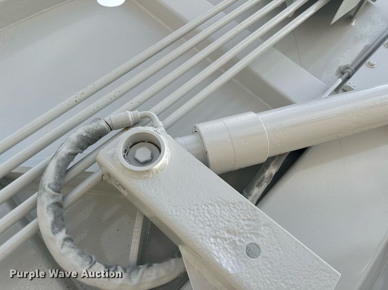 image for item LO9370 2006 International 7400  refuse truck