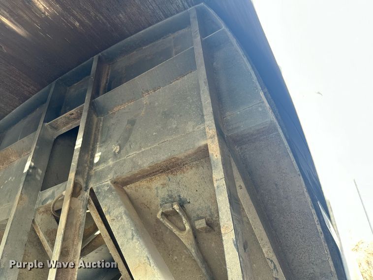 image for item LO9370 2006 International 7400  refuse truck