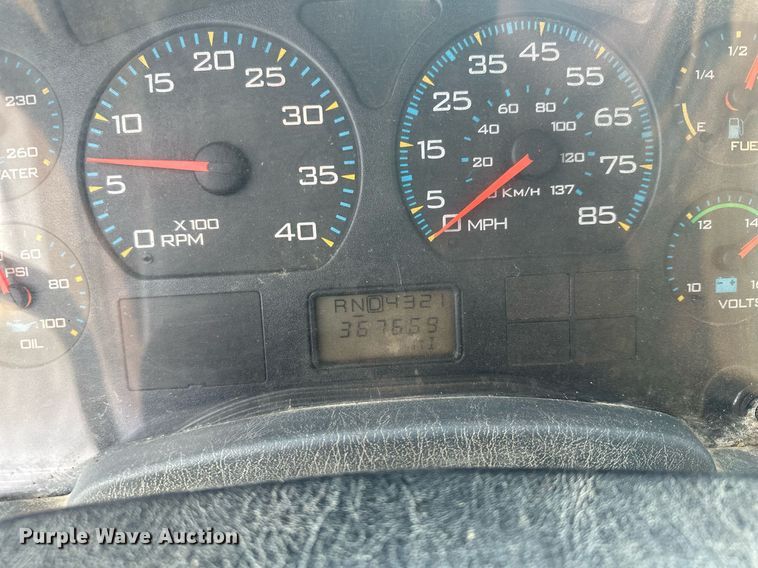 image for item LO9370 2006 International 7400  refuse truck