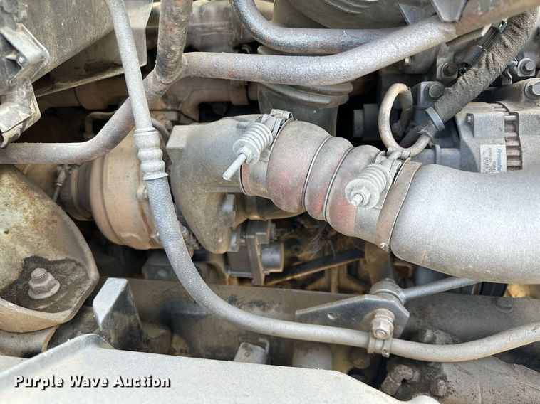 image for item LO9370 2006 International 7400  refuse truck