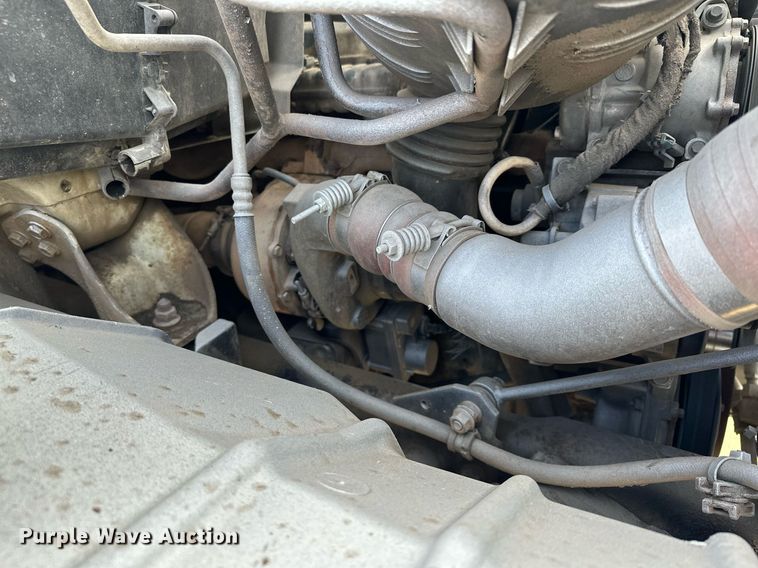 image for item LO9370 2006 International 7400  refuse truck