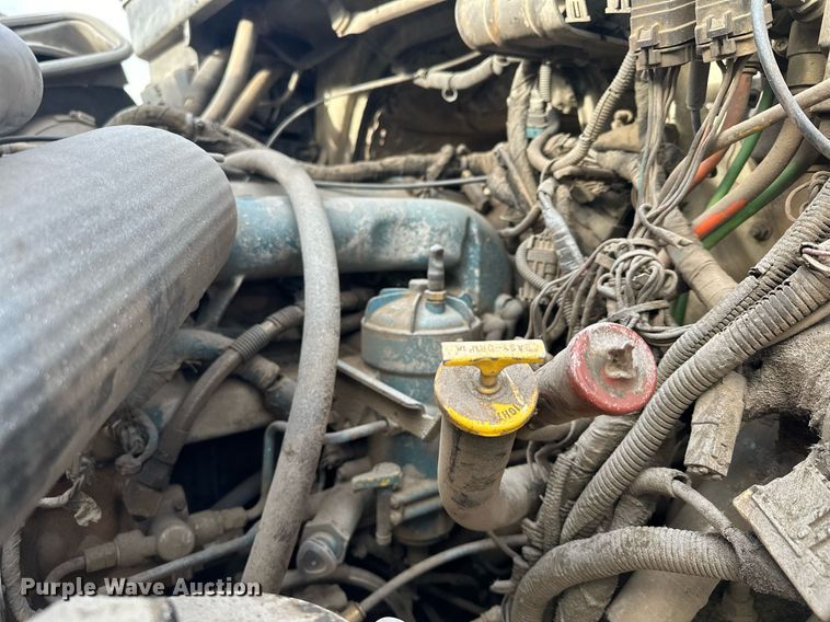 image for item LO9370 2006 International 7400  refuse truck