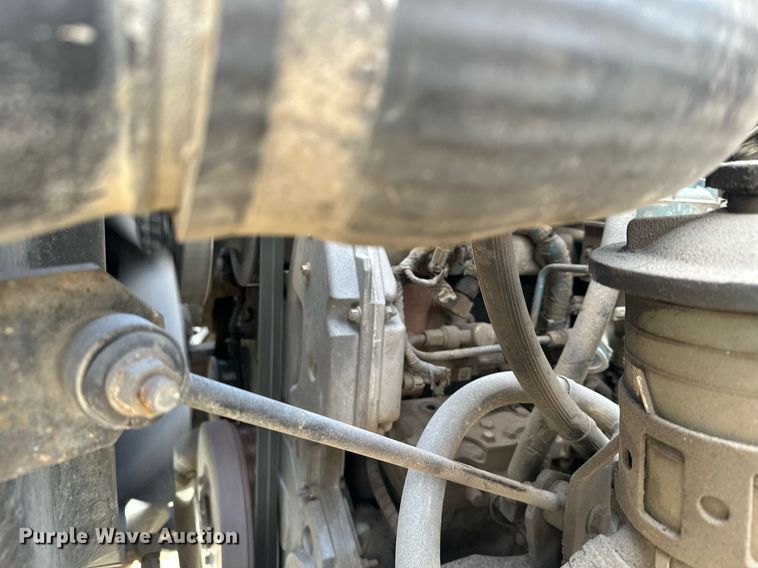 image for item LO9370 2006 International 7400  refuse truck