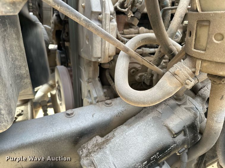 image for item LO9370 2006 International 7400  refuse truck