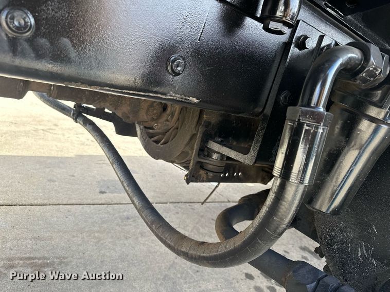 image for item LO9370 2006 International 7400  refuse truck