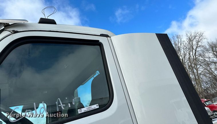 image for item LO9371 2016 Peterbilt 579  semi truck