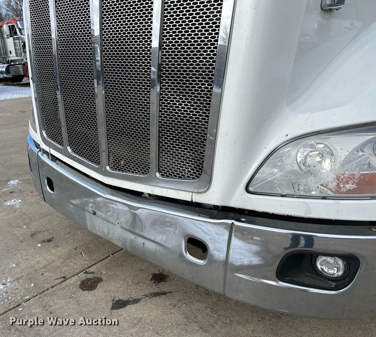 image for item LO9371 2016 Peterbilt 579  semi truck