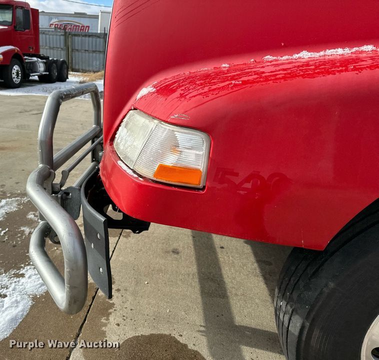 image for item LO9372 2007 Volvo VN  semi truck