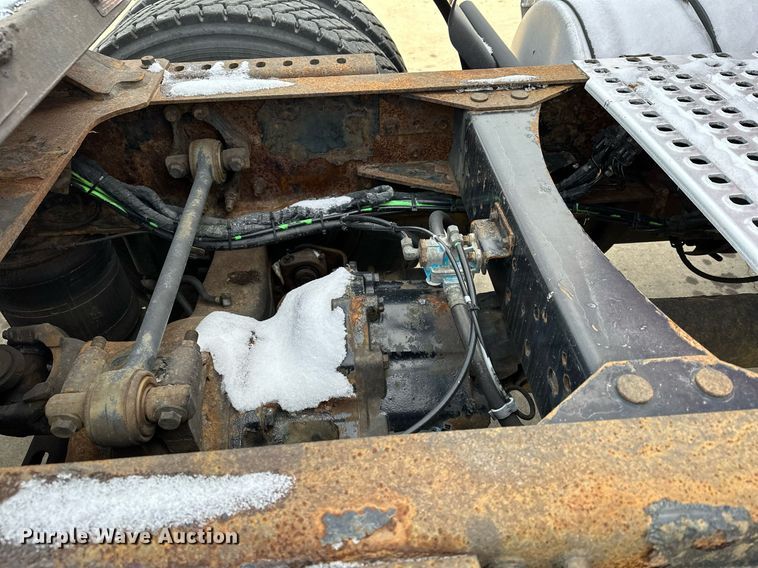 image for item LO9372 2007 Volvo VN  semi truck