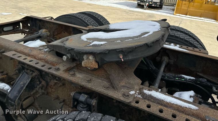 image for item LO9372 2007 Volvo VN  semi truck