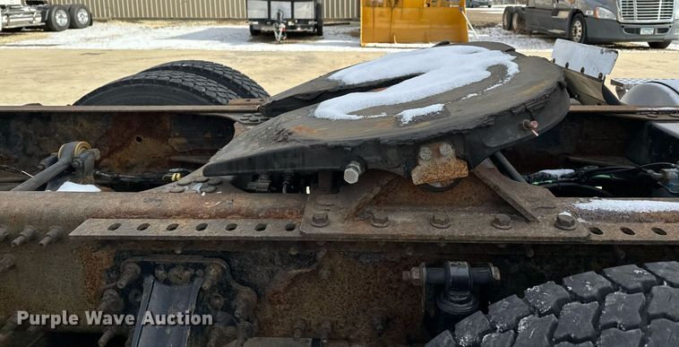 image for item LO9372 2007 Volvo VN  semi truck