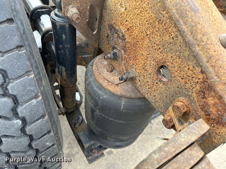 image for item LO9372 2007 Volvo VN  semi truck