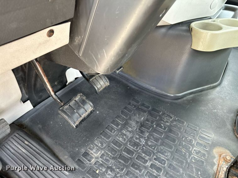 image for item LO9372 2007 Volvo VN  semi truck