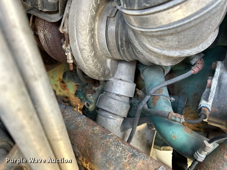 image for item LO9372 2007 Volvo VN  semi truck