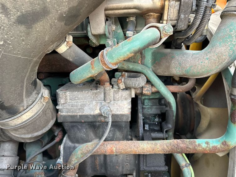 image for item LO9372 2007 Volvo VN  semi truck