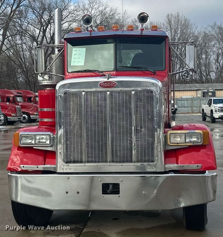 image for item LO9373 1991 Peterbilt 379  semi truck