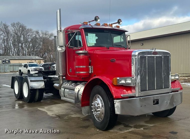 image for item LO9373 1991 Peterbilt 379  semi truck