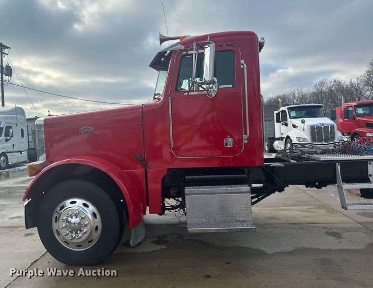 image for item LO9373 1991 Peterbilt 379  semi truck