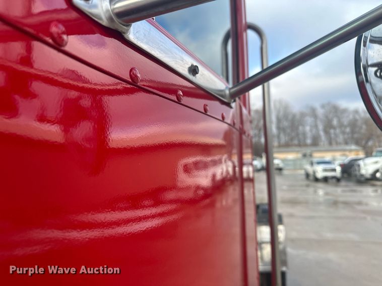 image for item LO9373 1991 Peterbilt 379  semi truck