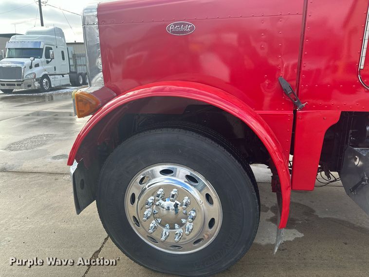 image for item LO9373 1991 Peterbilt 379  semi truck