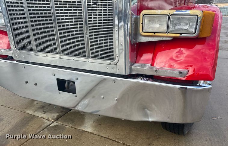 image for item LO9373 1991 Peterbilt 379  semi truck