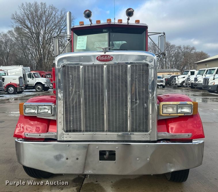 image for item LO9373 1991 Peterbilt 379  semi truck