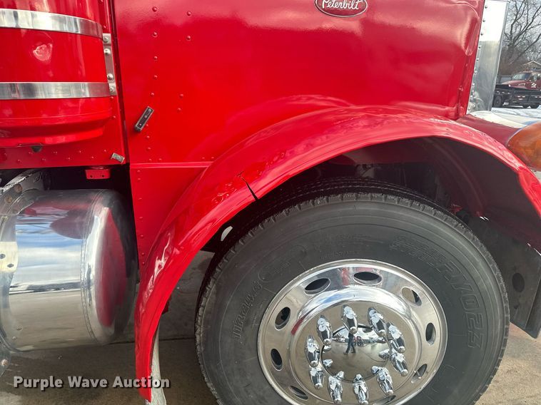 image for item LO9373 1991 Peterbilt 379  semi truck