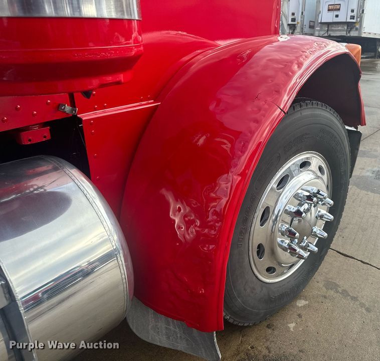 image for item LO9373 1991 Peterbilt 379  semi truck