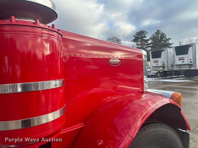 image for item LO9373 1991 Peterbilt 379  semi truck