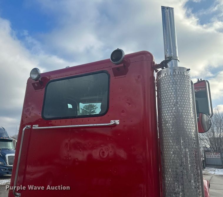 image for item LO9373 1991 Peterbilt 379  semi truck