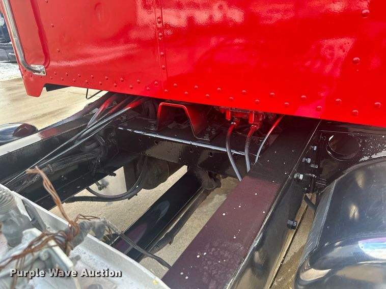 image for item LO9373 1991 Peterbilt 379  semi truck